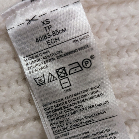 BANANA REPUBLIC~Ivory, Oversized Chunky Cable Knit Turtleneck Sweater~SizeXS - Picture 6 of 7